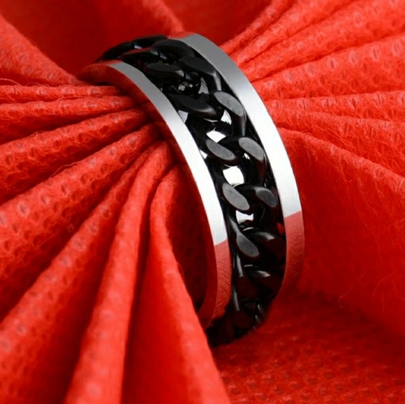 Unisex silver Band ring  black spinning chain New with tags ! - Picture 4 of 5